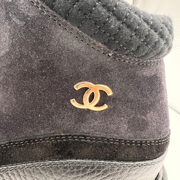 CHANEL Suede Grained Calfskin CC Lace Up Boots 39 Black - Picture 11 of 11